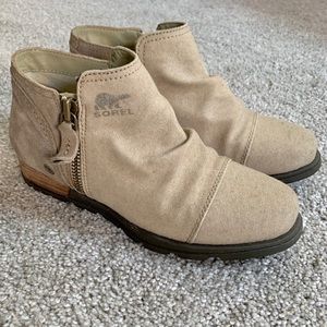 SOREL Women’s Major Low Tan Flax Boots